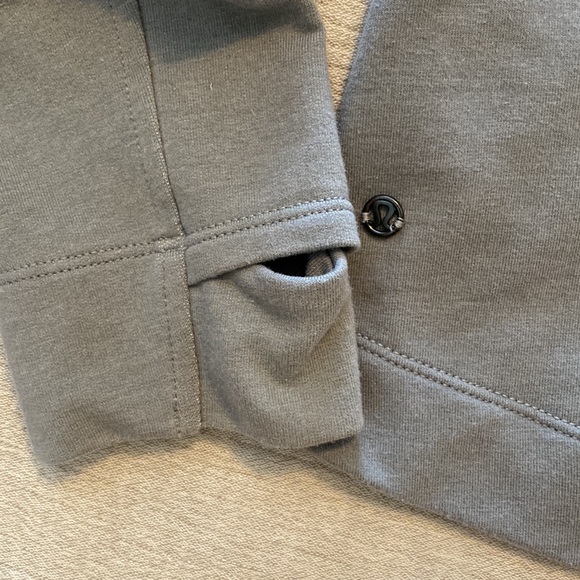 🍋Lululemon Take Ten soft hoodie in perfect condition! - Picture 3 of 6